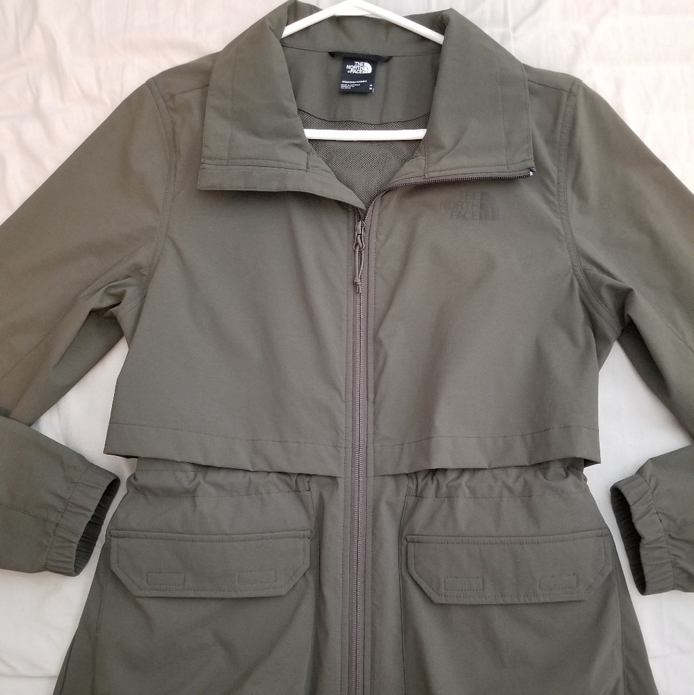 The North Face Sightseers Jacket (Khaki Green) / windbreaker / shell